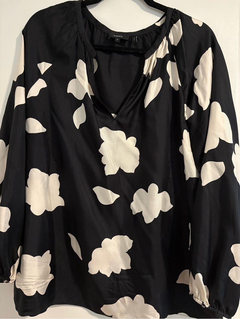 Theory Black & White Abstract Floral Silk Blouse V-Neck Top XL